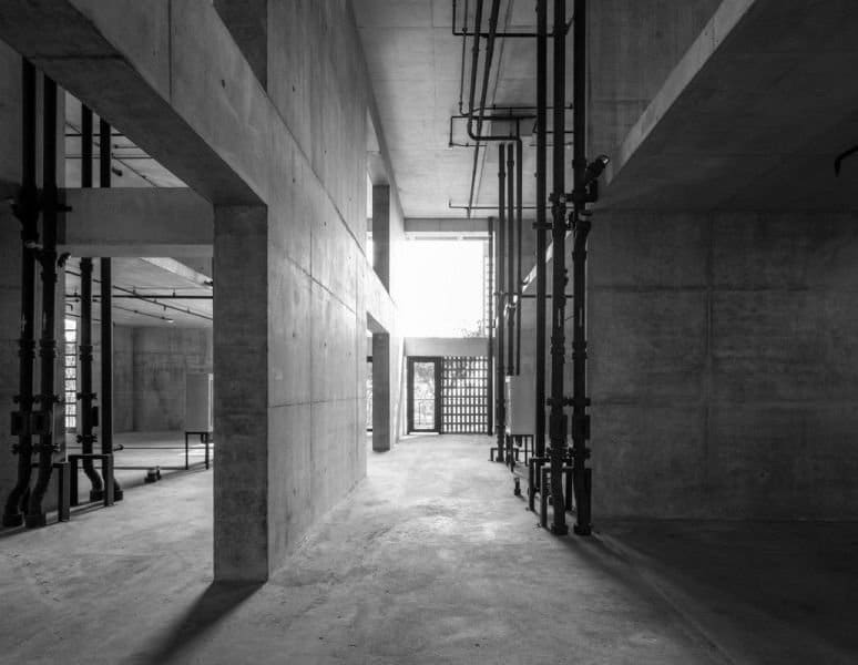 Industrial-bareshell-loft-residence-10