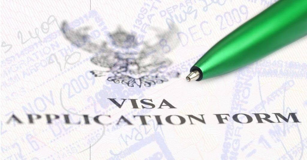 why expats are moving and living in thailand with new visa applications